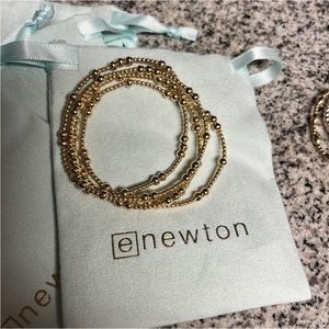5 E newton bracelet bundle